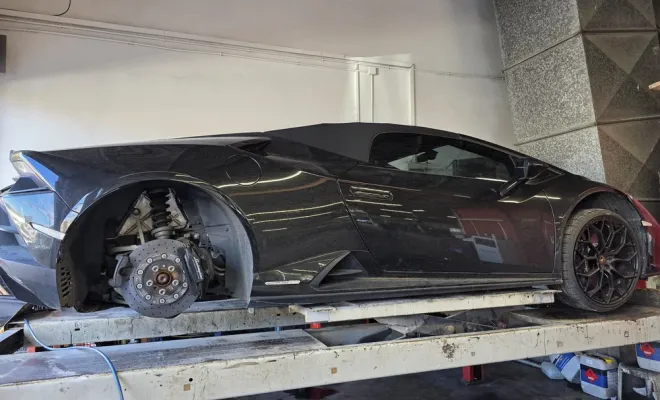 La Carrosserie Magliolo accueille une Lamborghini Huracan pour un changement de pneumatiques, Porto-Vecchio, Carrosserie Magliolo