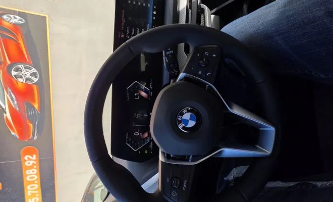 De nouvelles BMW Série 1 Turbo Hybrid en voiture de prêt à la Carrosserie Magliolo, Porto-Vecchio, Carrosserie Magliolo